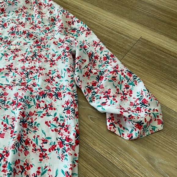 Floral Women’s Blouse - Picture 6 of 11